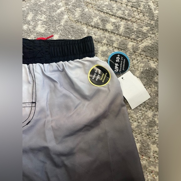 NEW Piggy Roblox boys shorts new with tags UPF 50 - Picture 2 of 6